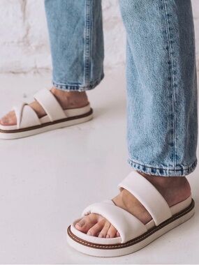 Feners Le Twist Off White Sandals